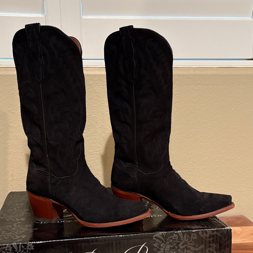 Dan Post Women's Black Suede Heeled Boots - Picture 2 of 10